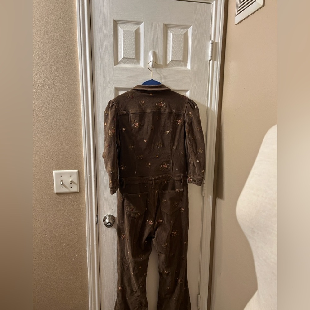 Driftwood Embroidered Cord
Coverall size L - Picture 6 of 11
